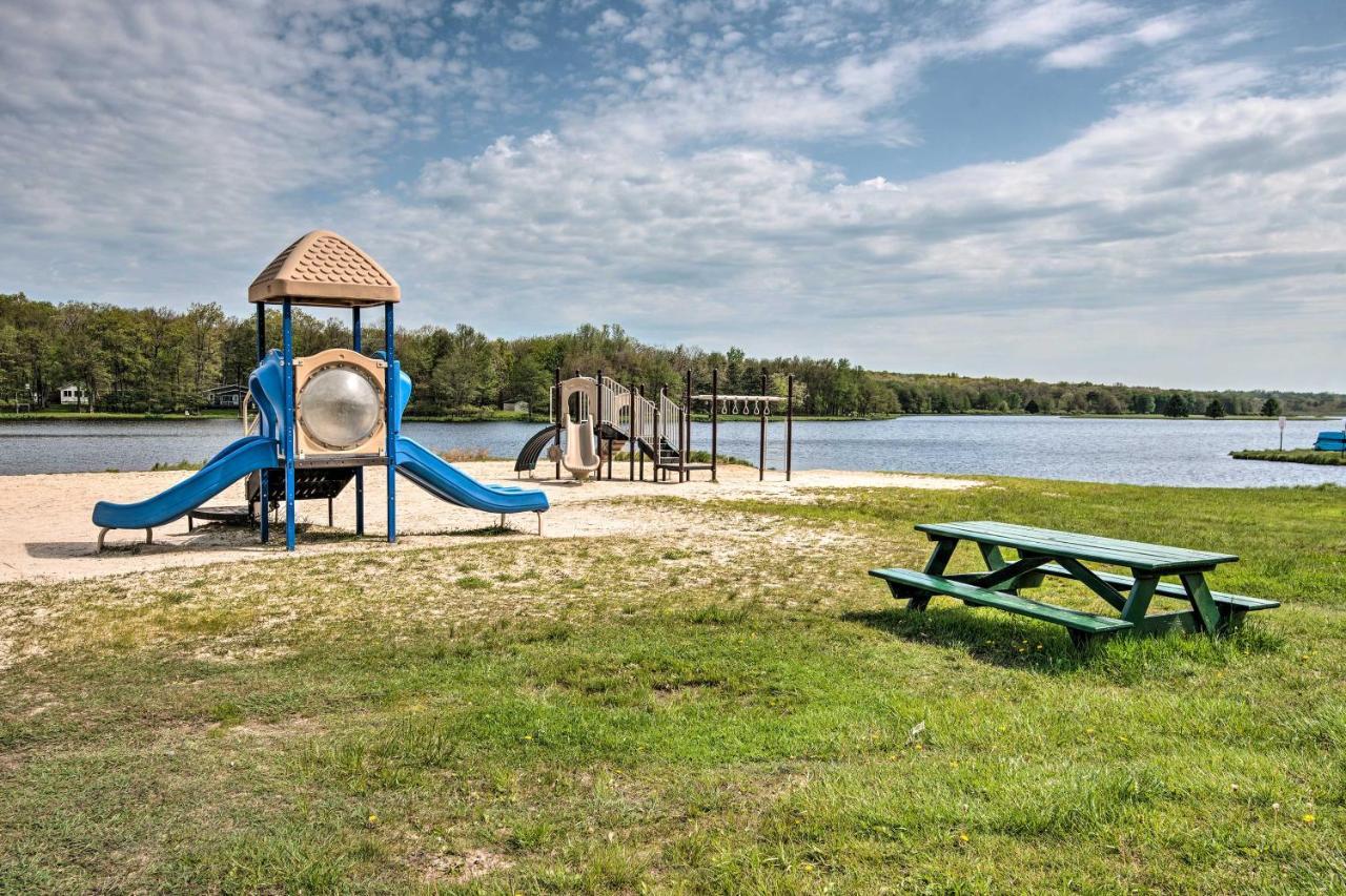 Pocono Mountain Escape With Game Room Walk To Lake! Albrightsville Eksteriør billede